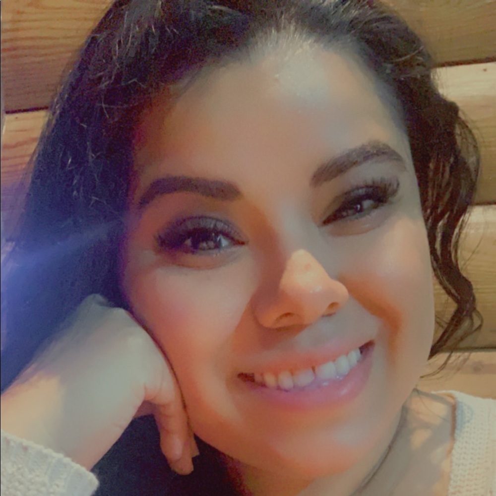 Meet your Posher, Stephany